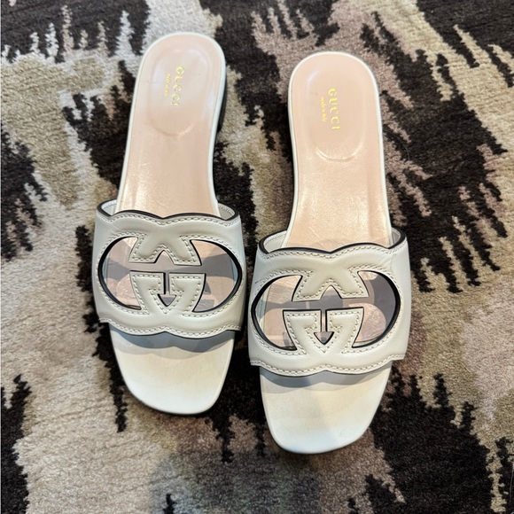 Gucci White Mules Luxurious Leather Design - Picture 1 of 4